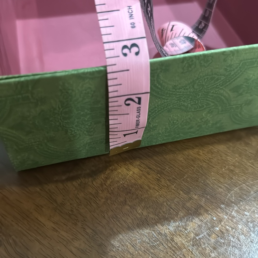 Authentic green magnetic closure Gucci gift box & bag and receipt card. - Picture 7 of 7